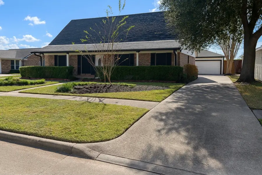 1735 Eastfield Drive, Missouri City, TX 77459 - Image #2