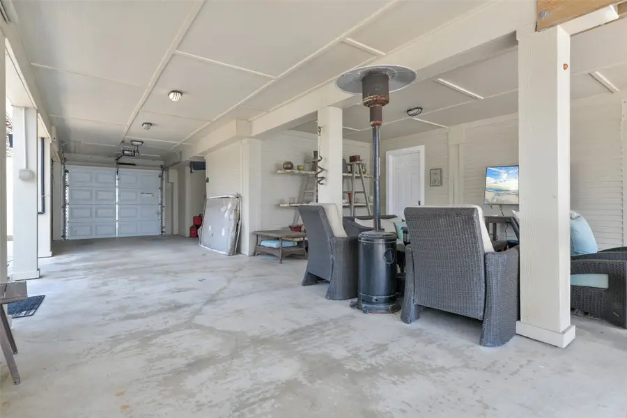 1239 Oahu Drive, Tiki Island, TX 77554 - Image #3