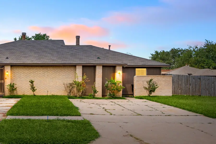 5436/5434 Parkridge Drive #A/B, Houston, TX 77053 - Image #3