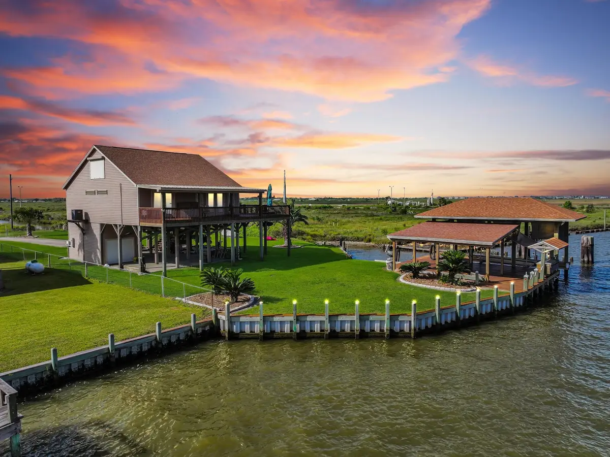 1301 N Monkhouse Drive, Crystal Beach, TX 77650 - #1