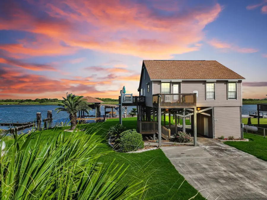 1301 N Monkhouse Drive, Crystal Beach, TX 77650 - #3