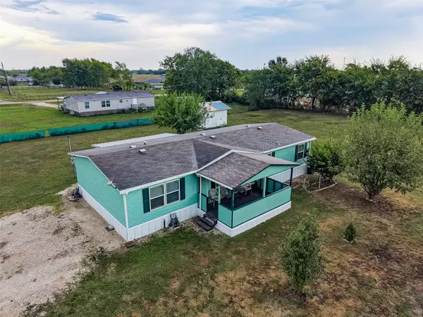 1006 Nunez Street, Kendleton, TX 77417