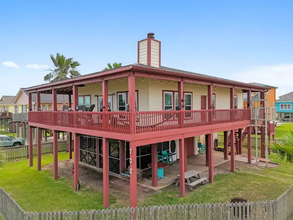 702 Surf Drive, Surfside Beach, TX 77541