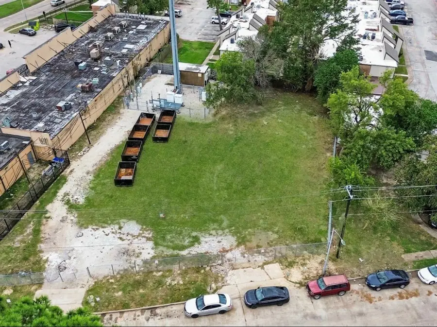 5723 Lost Forest Dr Drive, Houston, TX 77092 - Image #2