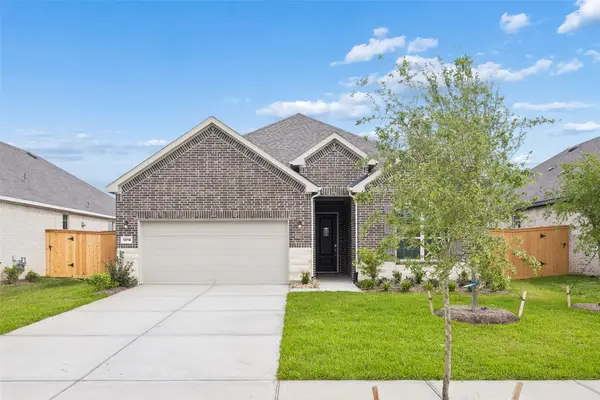 13718 Ballast Green Drive, Texas City, TX 77568