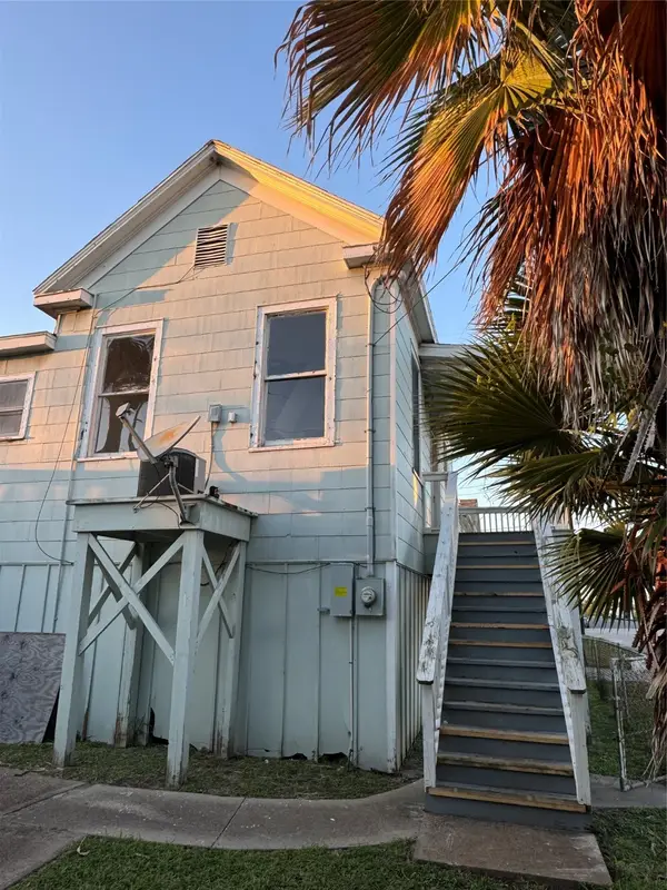 709 38th Street, Galveston, TX 77550