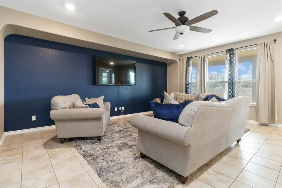 672 Valley Gdn, New Braunfels, TX 78130 - Image #2