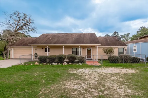 72 Oak Hill Drive, Huntsville, TX 77320