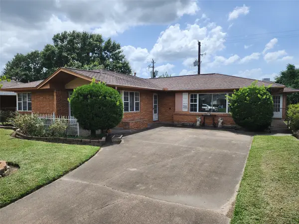11319 Walk Drive, Houston, TX 77076