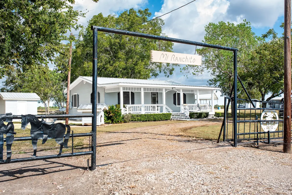 190 Hood Road, Inez, TX 77968 - #1