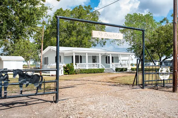 190 Hood Road, Inez, TX 77968