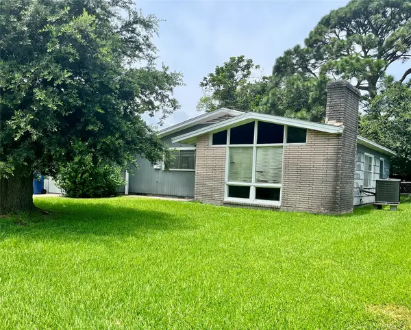 216 21st Avenue N, Texas City, TX 77590