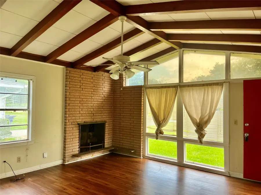 216 21st Avenue N, Texas City, TX 77590 - #3
