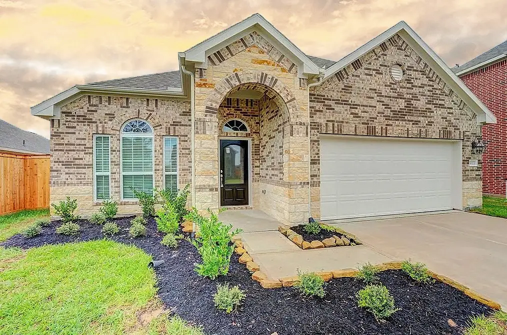 30031 Willow Cove Ln, Brookshire, TX 77423 - Image #1