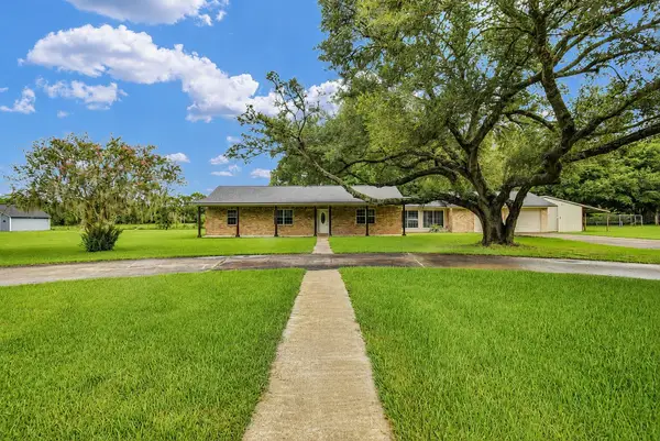 4764 County Road 31, Angleton, TX 77515