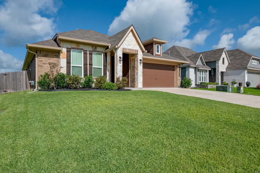 1012 Old Vine Road, Brenham, TX 77833 - Image #2