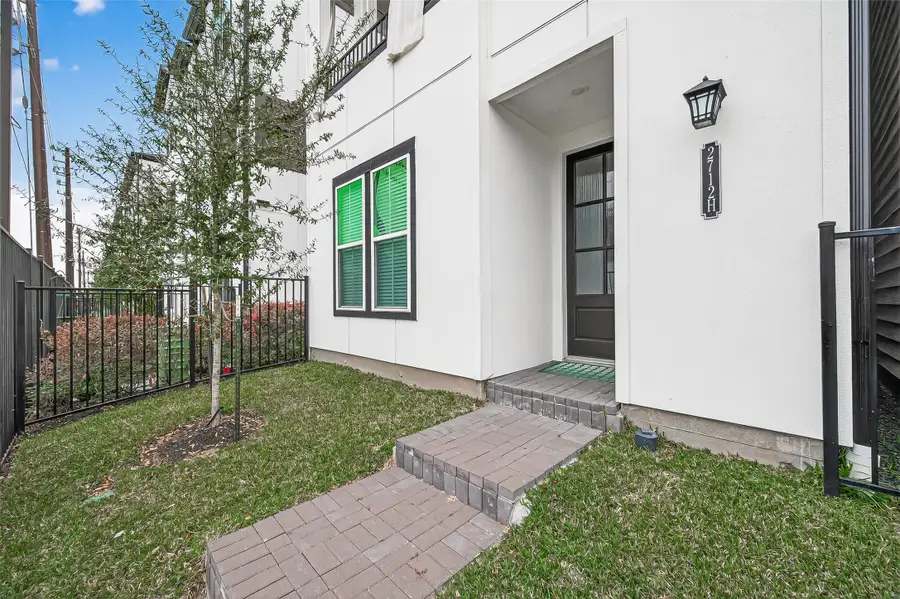 2712 Grand Fountains Drive #H, Houston, TX 77054 - Image #2