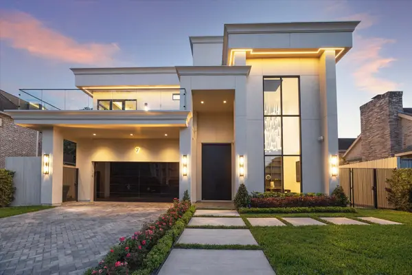 7 Lana Lane, Houston, TX 77027