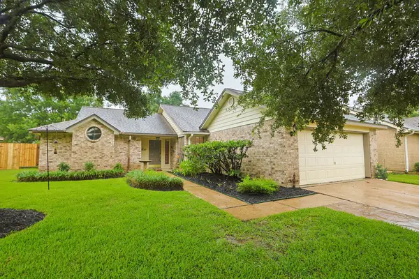 11947 Paddock Way, Houston, TX 77065