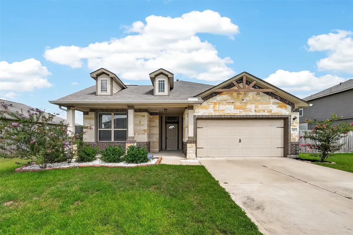 207 White Wing Lane, Sealy, TX 77474 - #1