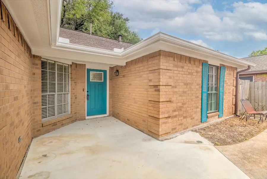 925 S 6th Street, La Porte, TX 77571 - #2