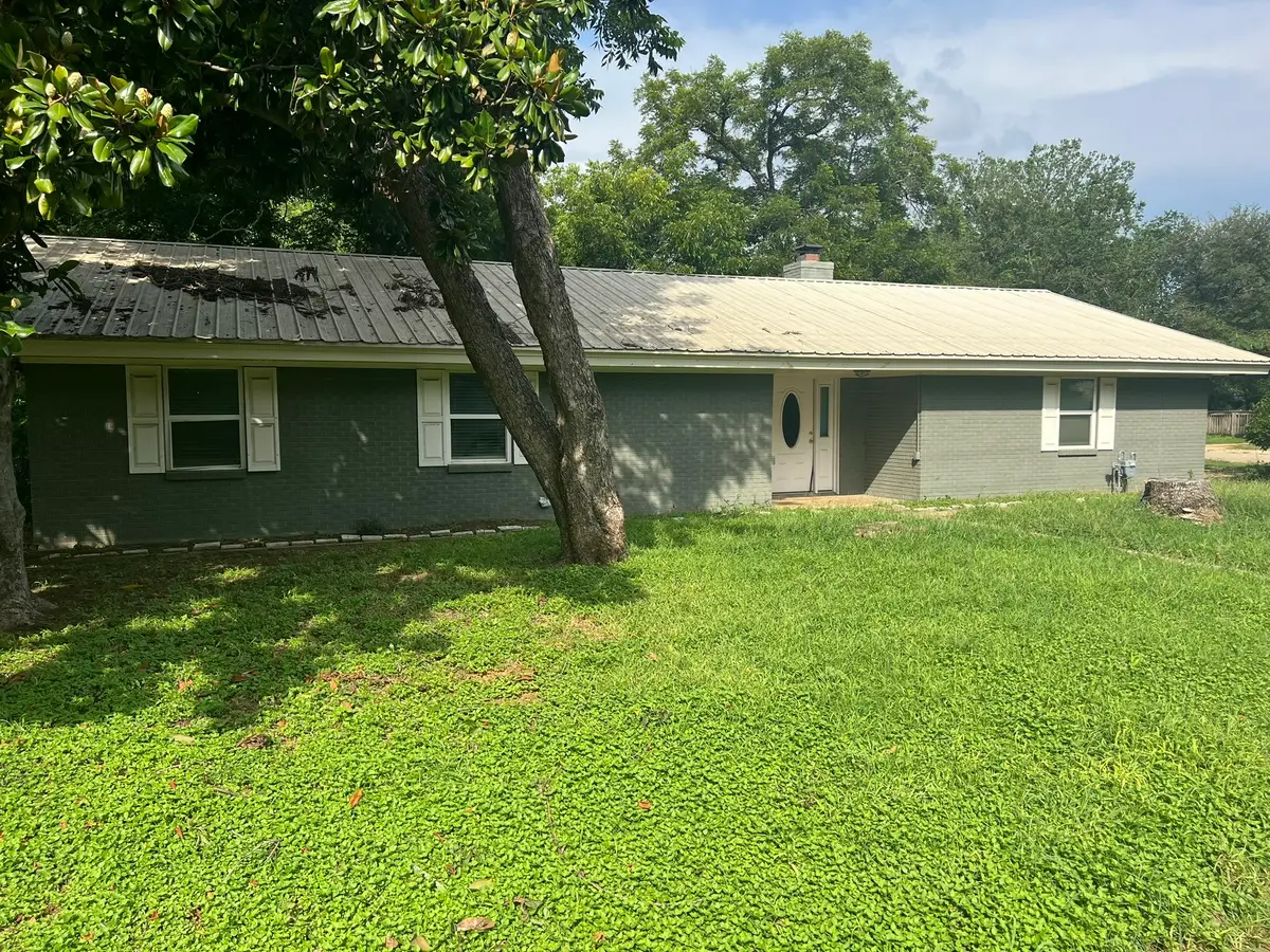 204 N Rockdale Street, Lexington, TX 78947 - #1