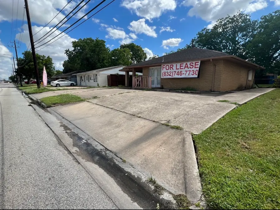 2207 Strawberry Road, Pasadena, TX 77502 - #2