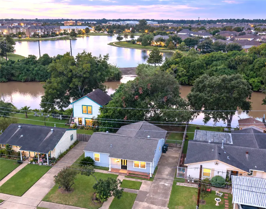 607 W Park Street, Sugar Land, TX 77498 - #2
