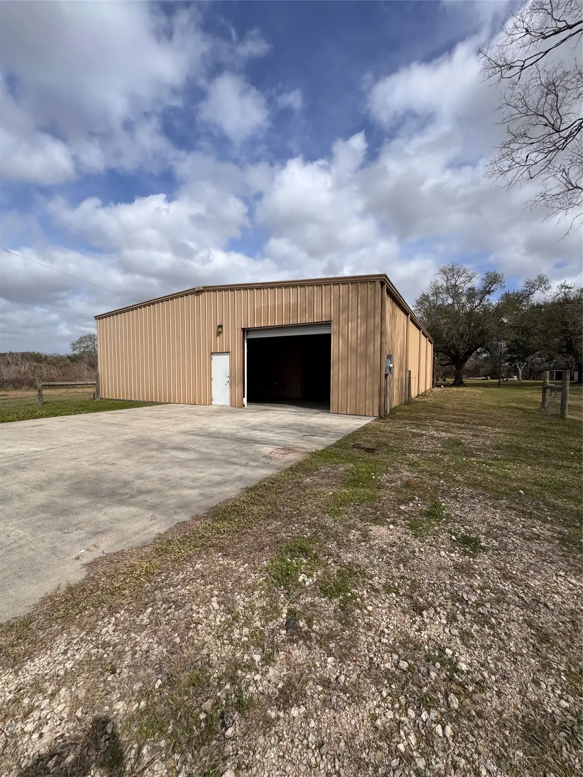 6907 Fm 2403 Rd A, Alvin, TX 77511 - #1