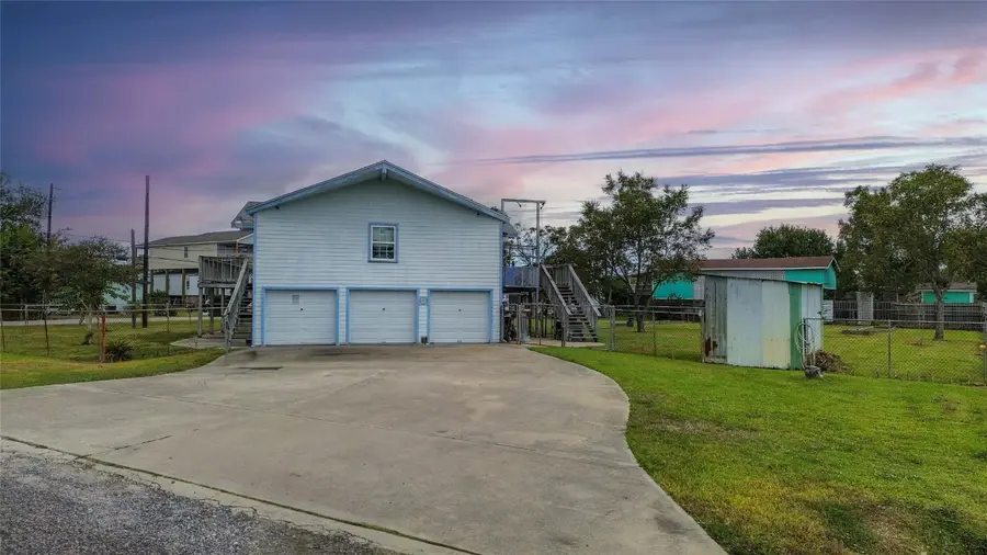 1045 12th Street, Dickinson, TX 77539 - #2