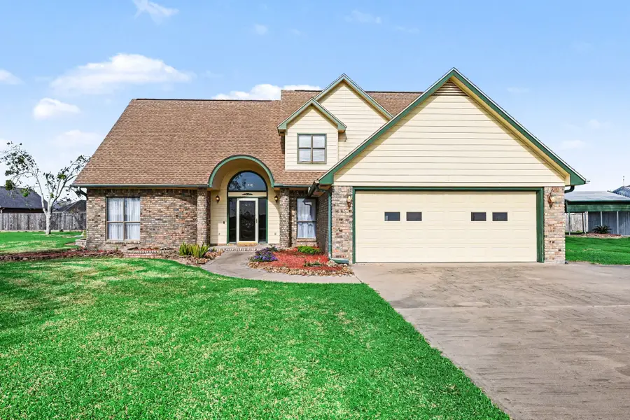 3913 County Road 106, Bay City, TX 77414 - #3