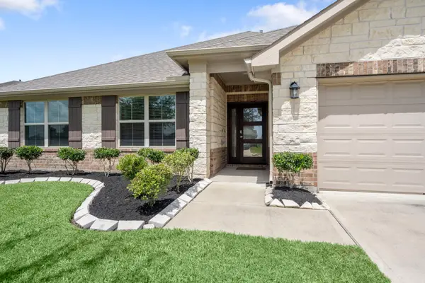 10203 Whitney Reach Drive, Rosharon, TX 77583