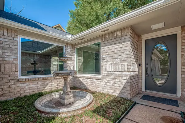 416 Heatherwood Court, League City, TX 77573