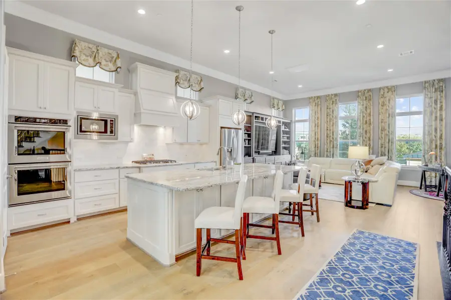 827 Dunleigh Meadows Lane, Houston, TX 77055 - Image #3