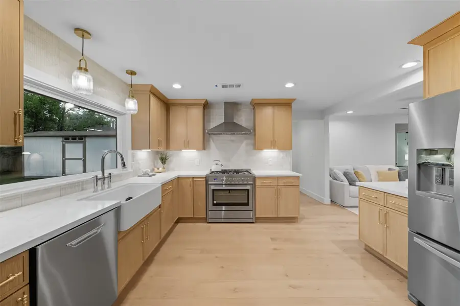 2210 Wakefield Drive, Houston, TX 77018 - Image #2