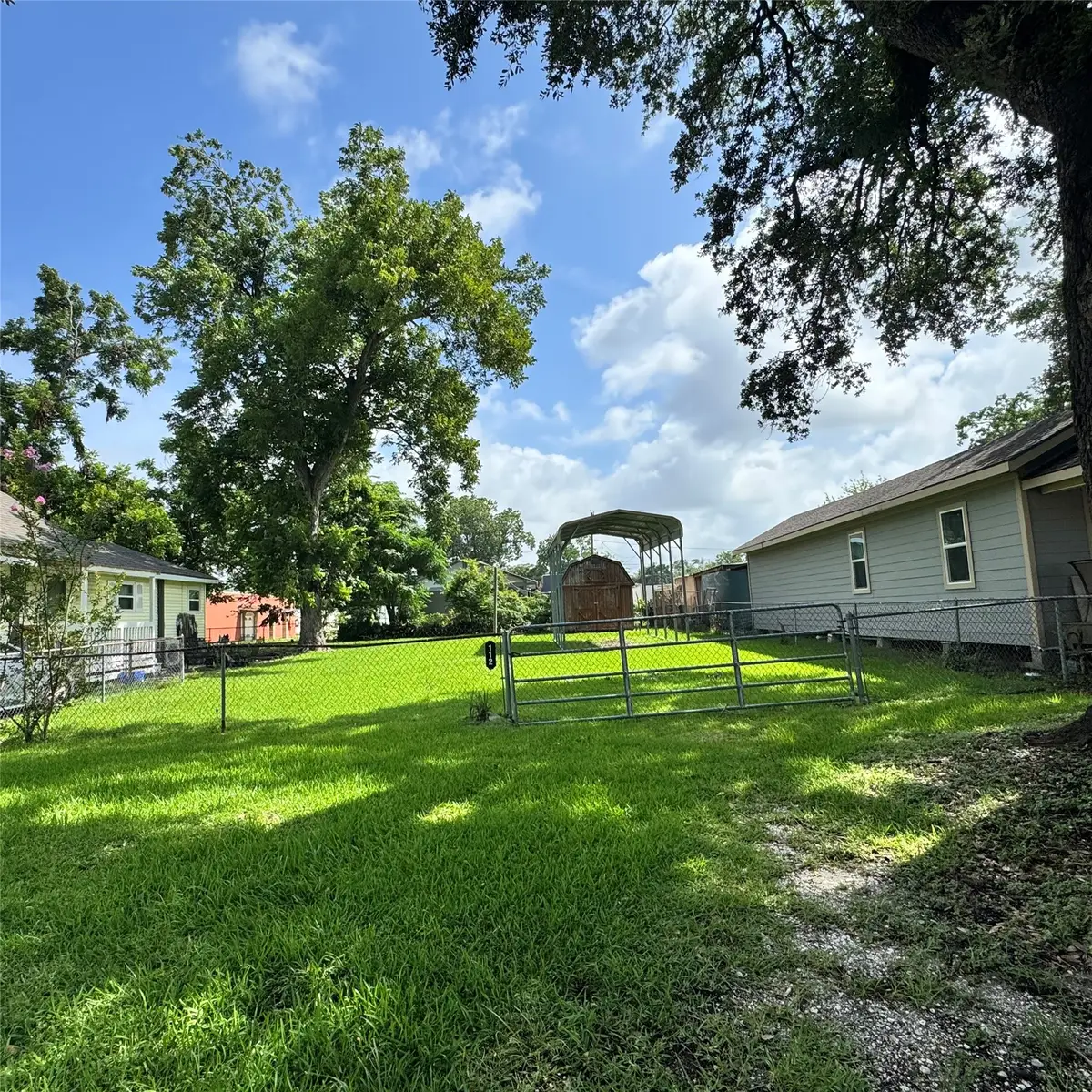 112 E Pearce Street, Baytown, TX 77520 - #1
