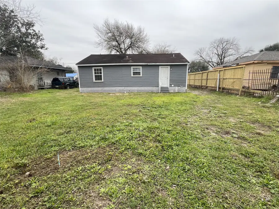 5301 Higgins Street, Houston, TX 77033 - #3