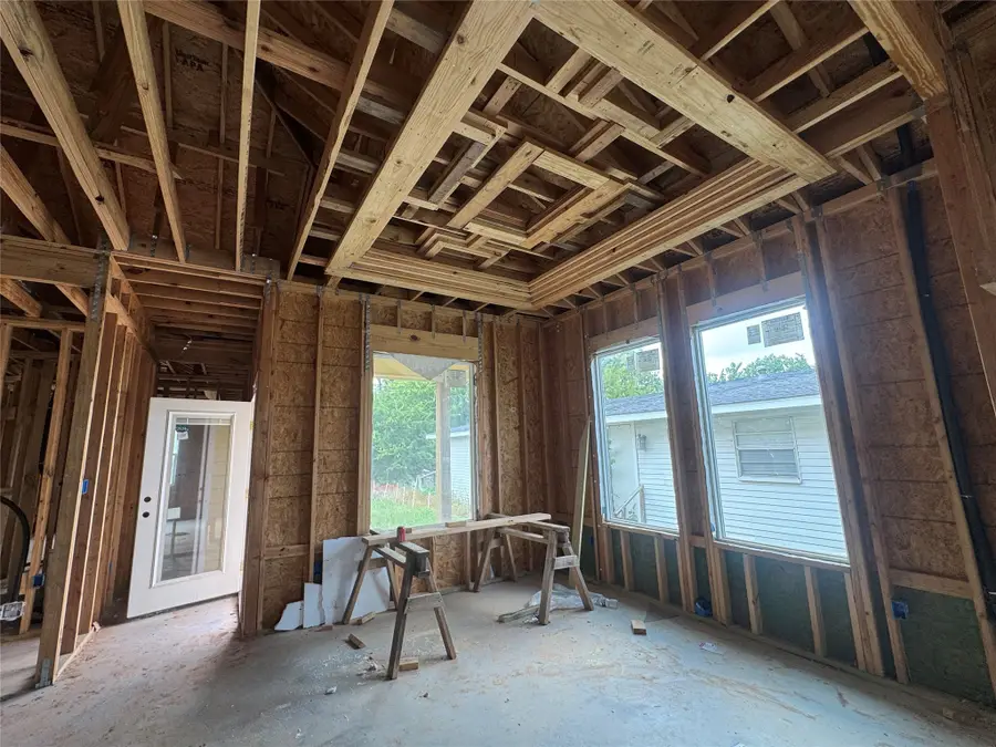 805 Lewis Street, Clute, TX 77531 - Image #3