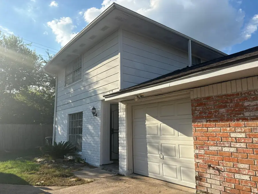 6326 S Briar Bayou Dr, Houston, TX 77072 - #2