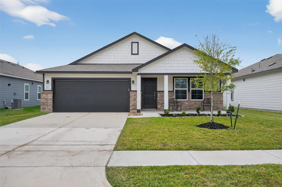 812 Brookside Drive, Dayton, TX 77535 - Image #3