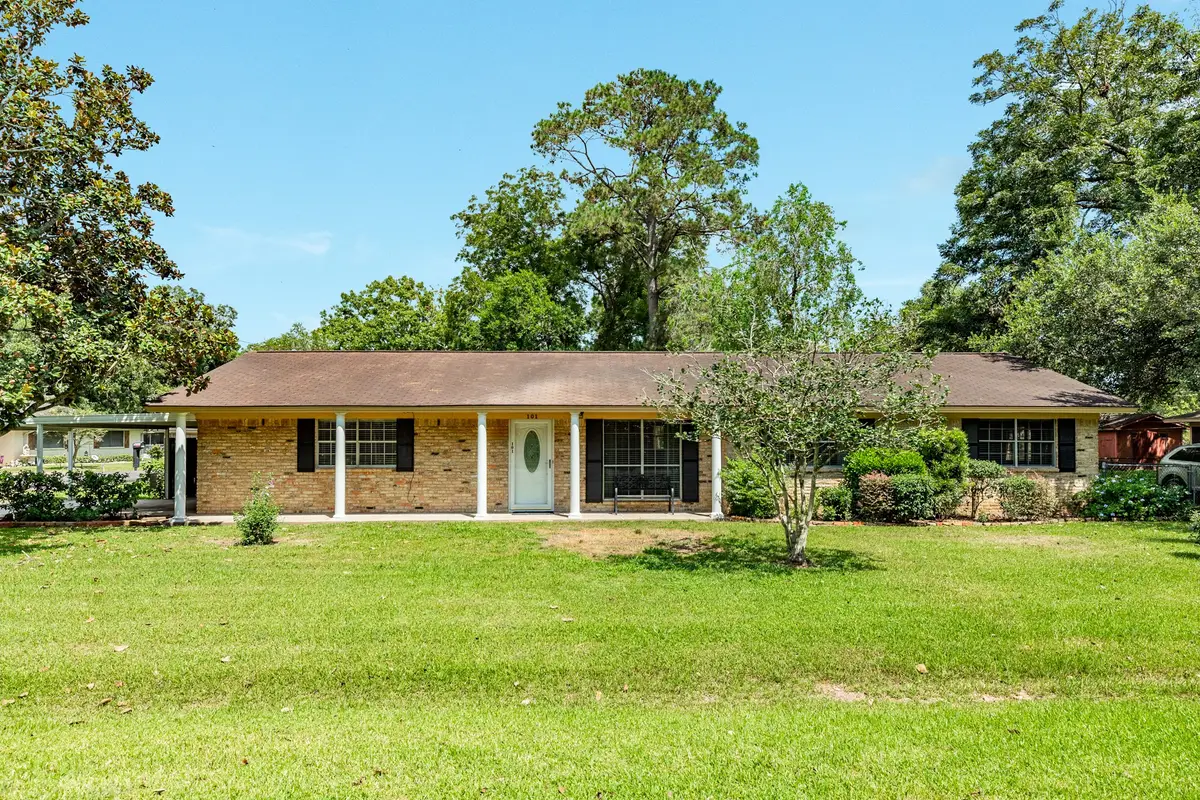 101 Irwin Rd Road, West Columbia, TX 77486 - #1