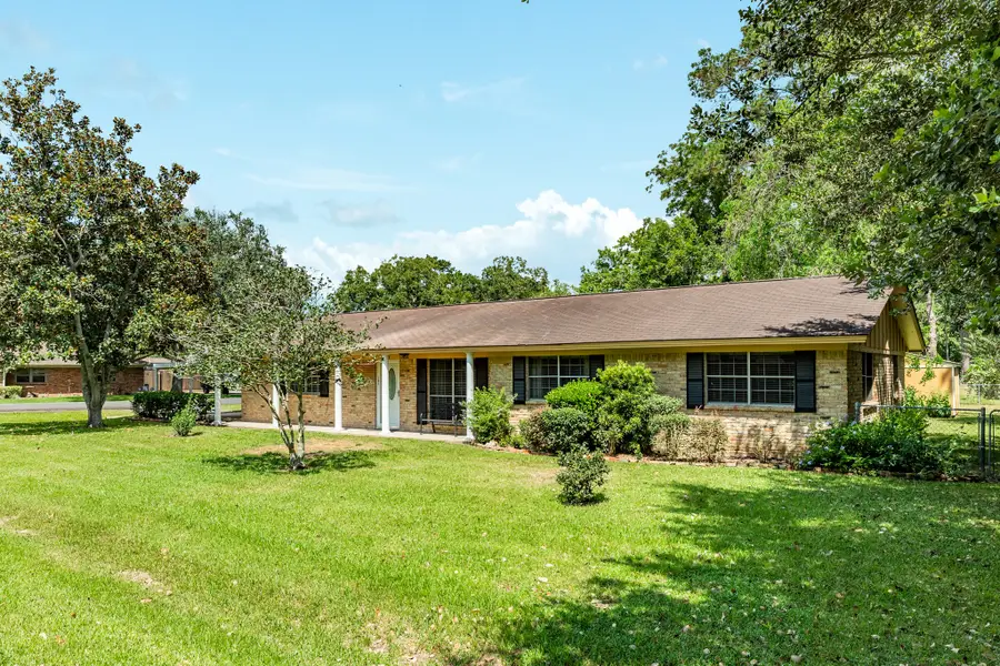 101 Irwin Rd Road, West Columbia, TX 77486 - #3