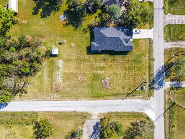 202 Sunset Heights Avenue, Dayton, TX 77535