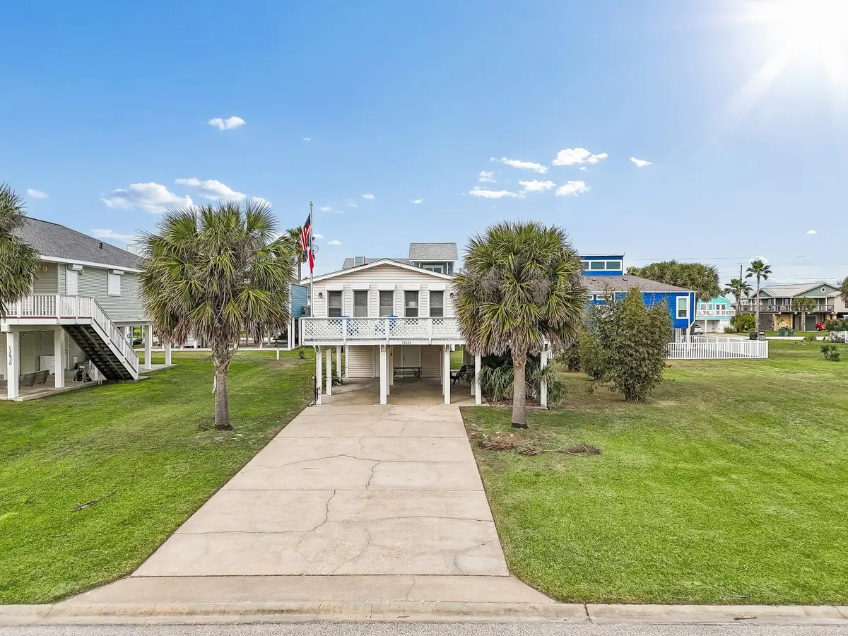 13626 Pirates Beach Boulevard, Galveston, TX 77554 - Image #1