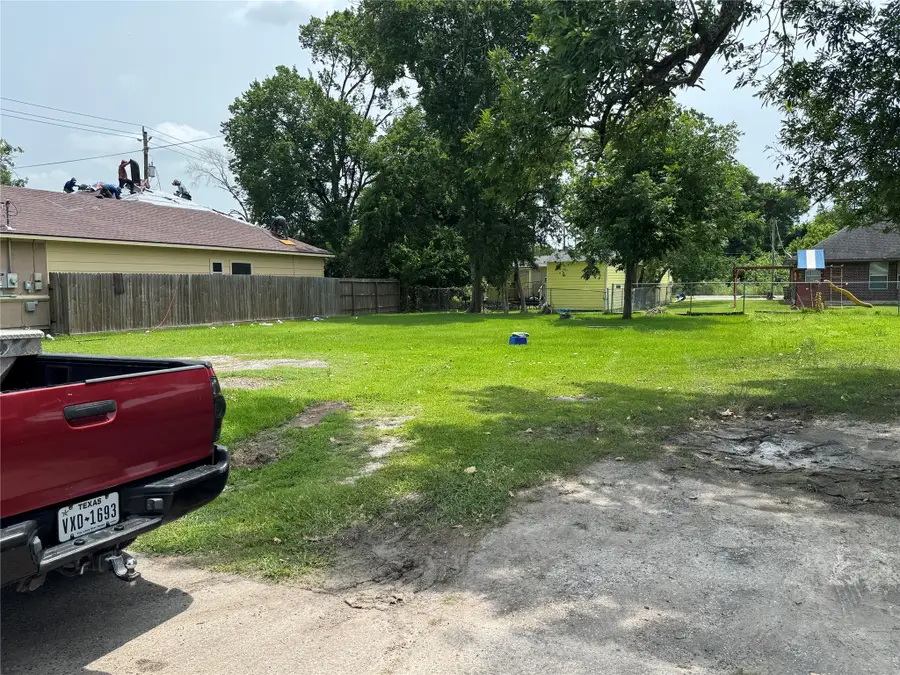 6914 Radcliffe Street, Houston, TX 77091 - #3