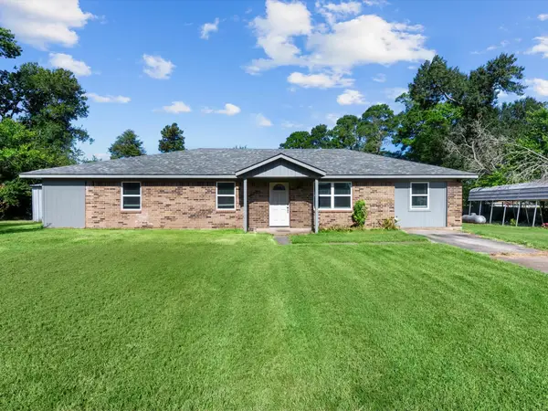 53 Parker Creek Road, Huntsville, TX 77320