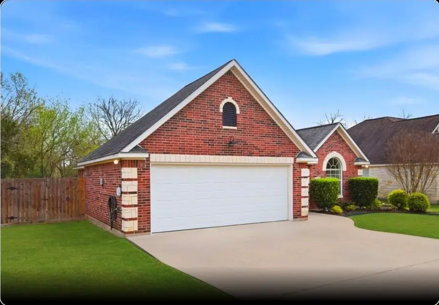 232 N Dixie Street, Brenham, TX 77833 - #2
