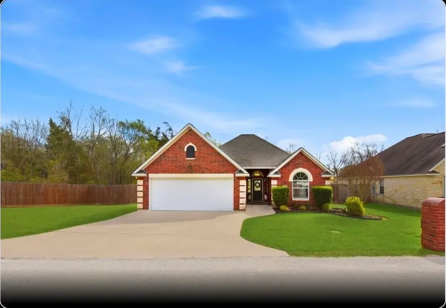 232 N Dixie Street, Brenham, TX 77833 - #3