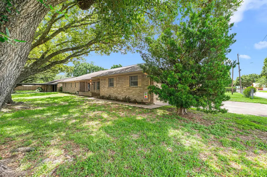 519 Dan Street, East Bernard, TX 77435 - #3