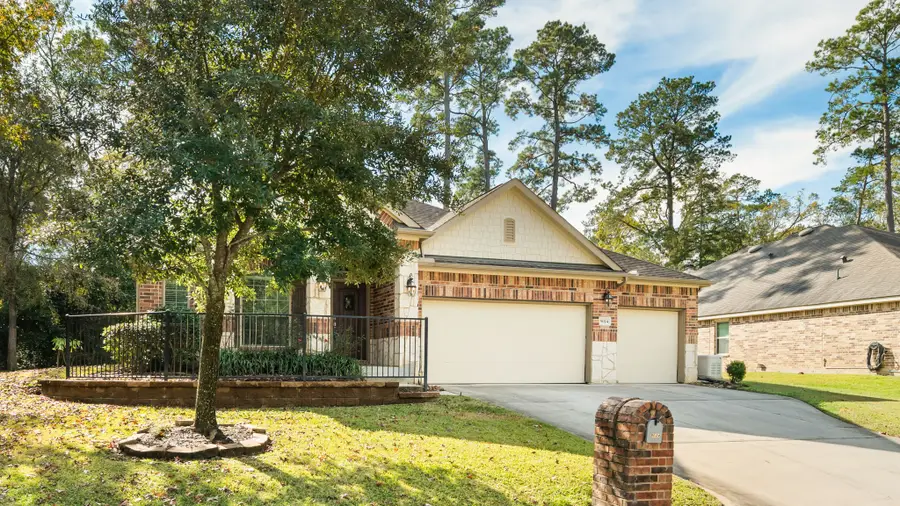 9024 S Comanche Circle, Willis, TX 77378 - Image #2